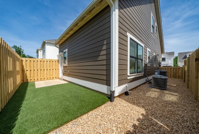 Photo - 2 Bedroom Home with Bonus Office/Flex Space!