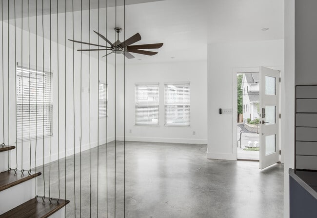 Photo - 1009 11th Ave N