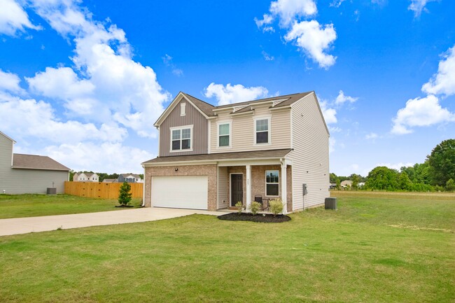 Photo - 307 Kenison Way