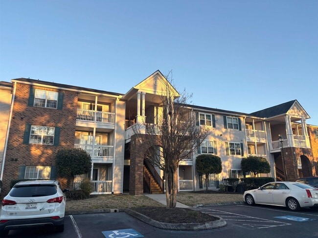 Building Photo - 3768 Hitchcock Way