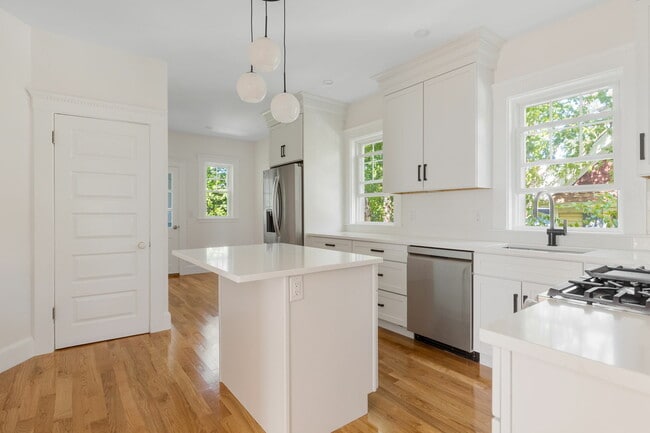 Photo - 105 Fayerweather St