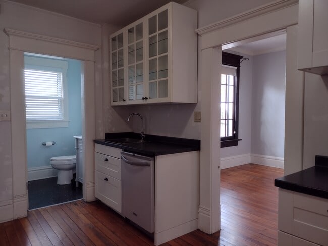 Photo - 1361 Hamlet St
