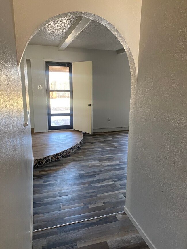 Photo - 7404 Fir Ave