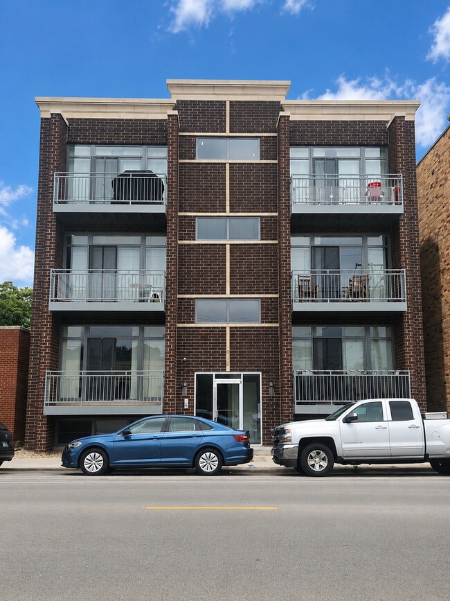 Building Photo - 6115 N Elston Ave Unit 3