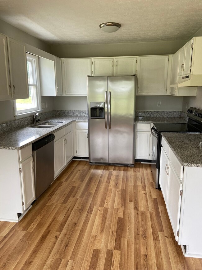 Photo - 64 Hallmark Dr