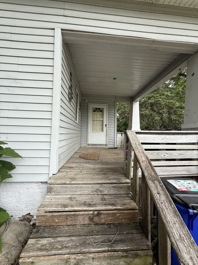 Photo - 1283 S Illinois St