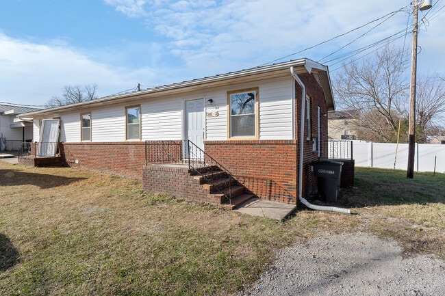 Building Photo - 261 S Franklin Ave Unit 1