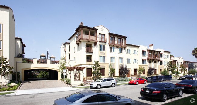 Royale Apts