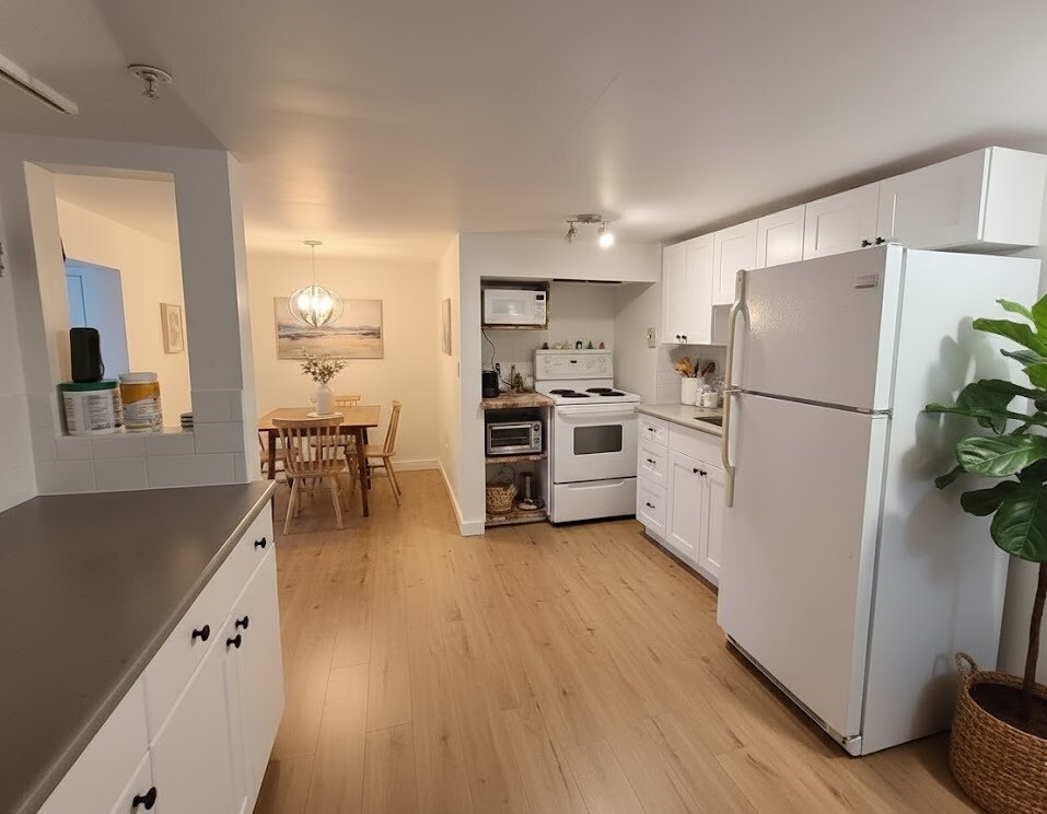 Photo - 614 14th Av E