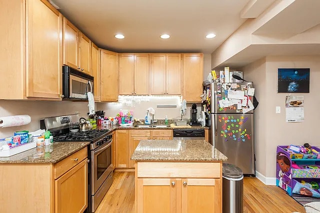 Photo - 1142 W Morse Ave