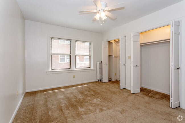 1BR, 1BA - 580 SF