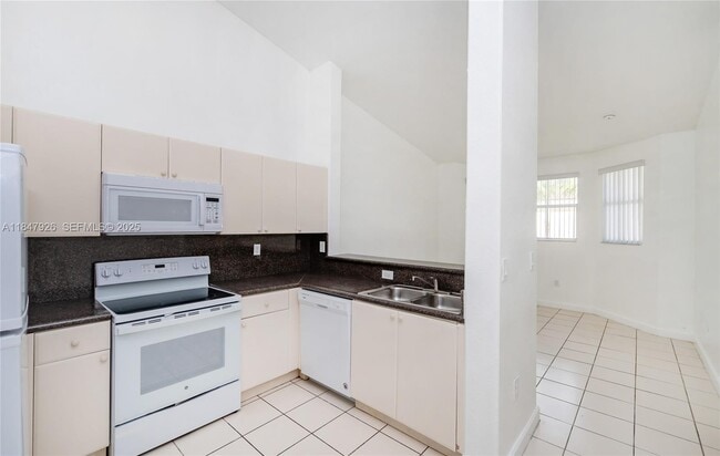 Photo - 2908 SE 17th Ave Unit 200