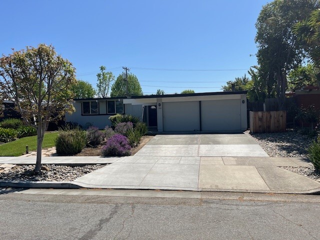 Photo - 1764 Frobisher Way