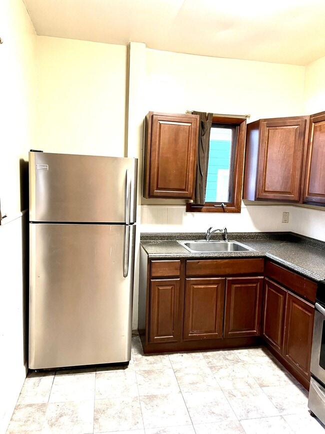 Photo - 145 Parkside Ave Unit Lower