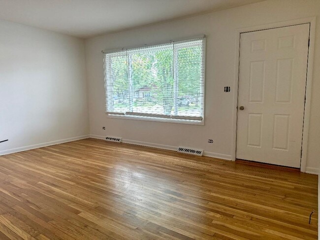 Photo - 1622 Oak Ln Unit 2