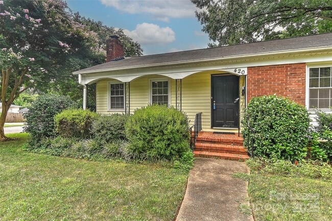 Photo - 420 Seneca Pl