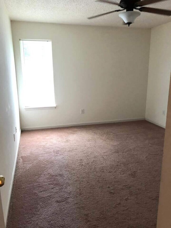 Photo - 108 Pine Ridge Ln