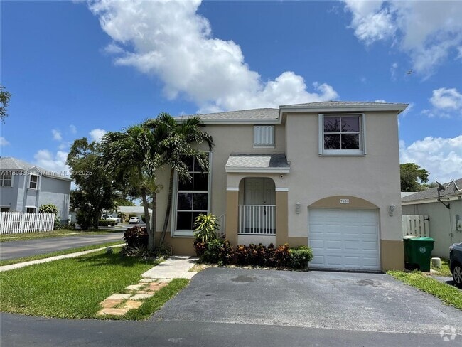 Building Photo - 7030 SW 41st Pl Rental