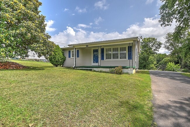 Photo - 2207 Buckingham Rd