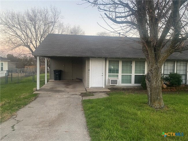 Building Photo - 710 Sutton Dr