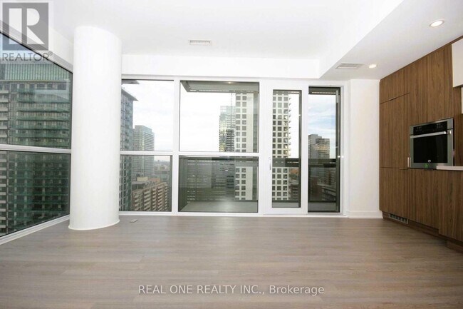 Photo - 39 Roehampton Ave Unit 1709