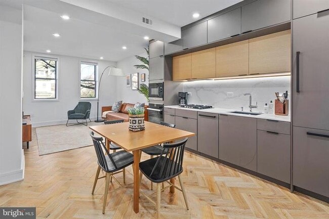 Photo - 1900 Biltmore St NW Apartment Unit 5
