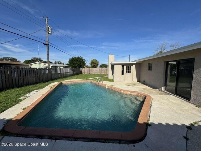 Photo - 1895 Wallace Ave