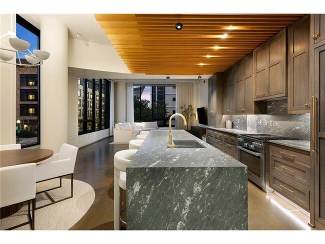 Photo - 750 S 2nd St Unidad 203