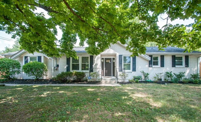 Building Photo - 138 Carriage Dr