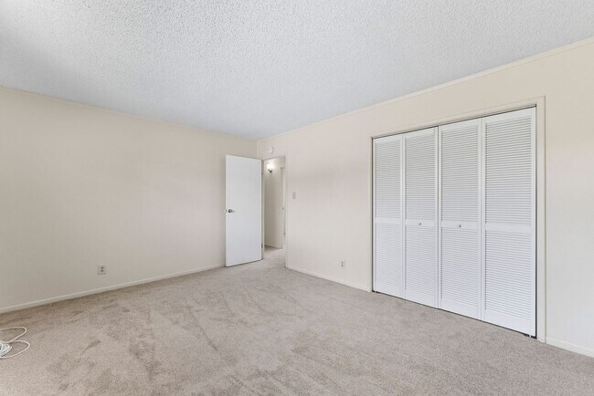 Photo - Townhouse with 3 bedrooms / 1.5 bathrooms ...