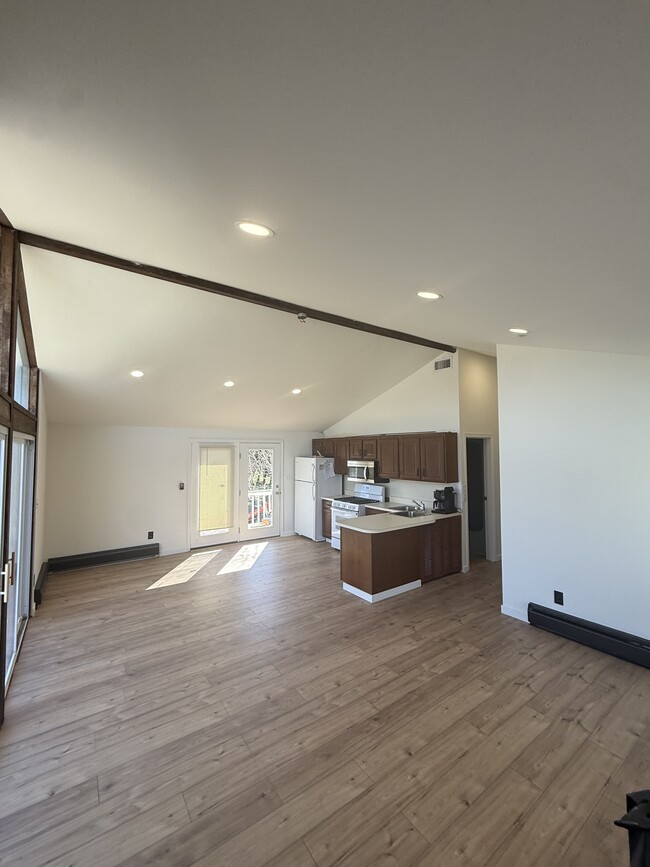 Photo - 12516 W Torquay Rd Unidad Upstairs