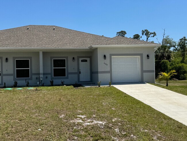 Building Photo - 2022 Dorion St