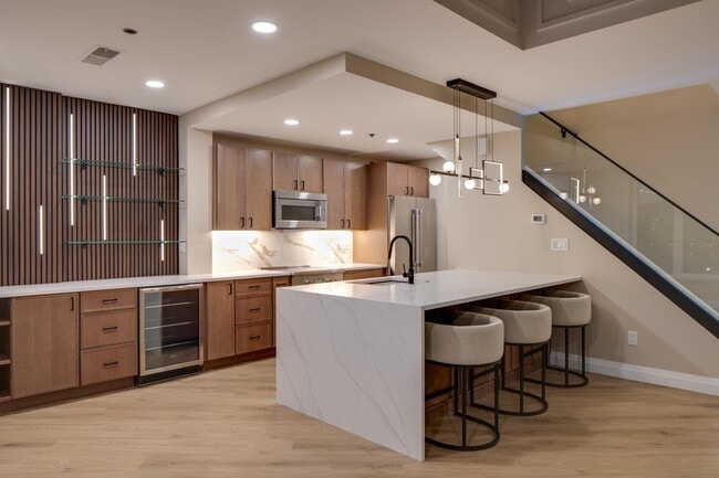 Photo - 600 Harbor Blvd