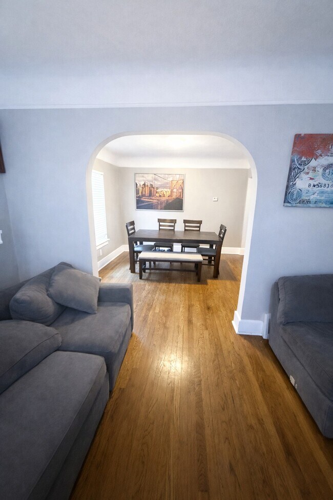 Photo - 14917 Cleophus Ave