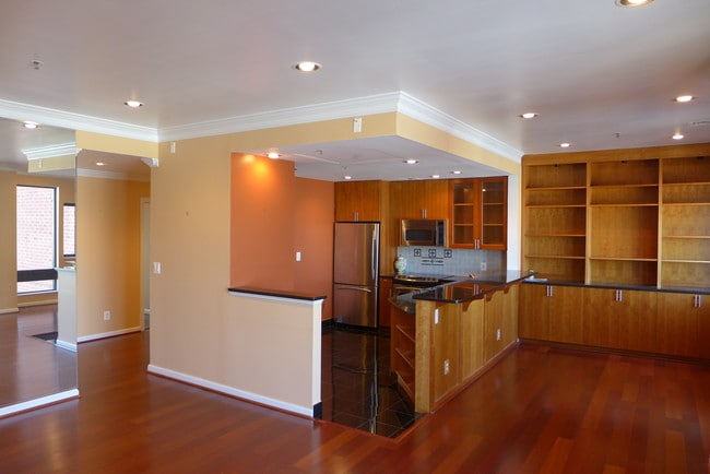 Photo - 10 E Lee St Unidad 1405