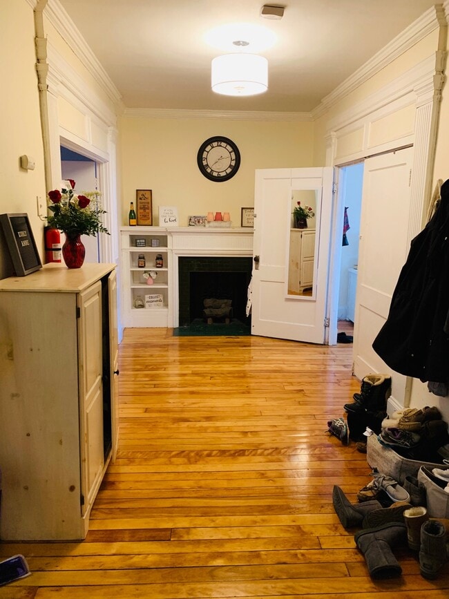 Building Photo - 1288 Commonwealth Ave Unit 1