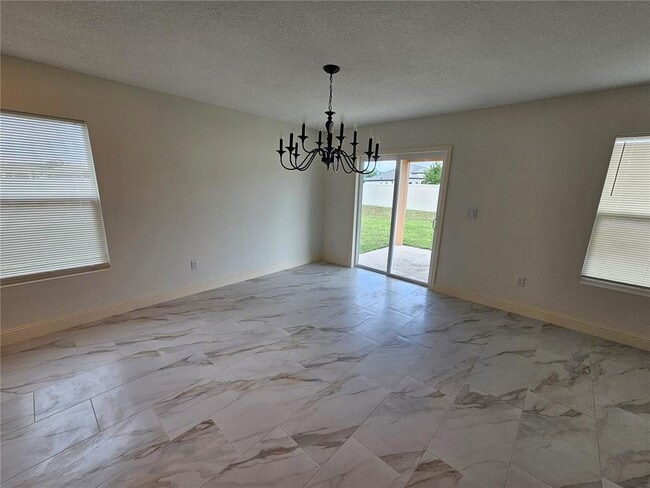 Photo - 1640 Strathmore Cir