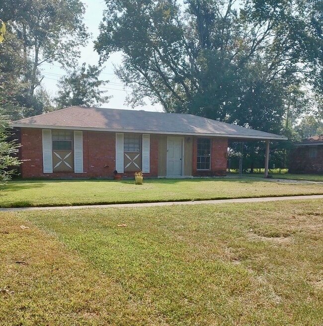 Building Photo - 3BD/1BA House on Cedarcrest Ave. in Baton ...