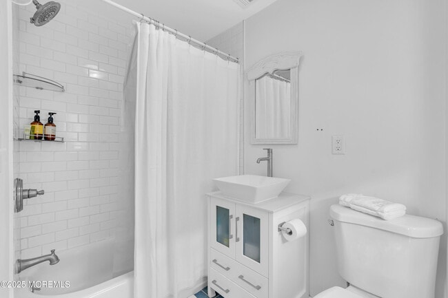 Photo - 629 Redmond Ave