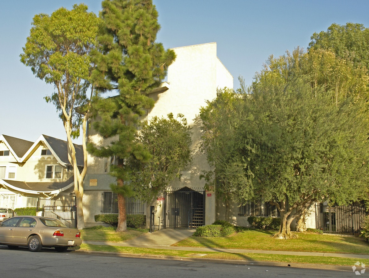 Photo - 1510 S St Andrews Pl