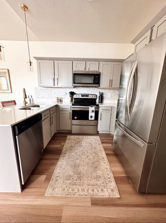 Modern & Spacious 3-Bed, 2-Bath in Saratog... - Modern & Spacious 3-Bed, 2-Bath in Saratog... Condo