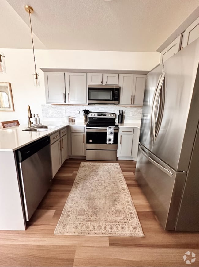 Building Photo - Modern & Spacious 3-Bed, 2-Bath in Saratog... Rental