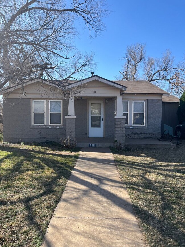 Photo - Pre-Leasing for Summer/Fall 2025- 2/1 righ...