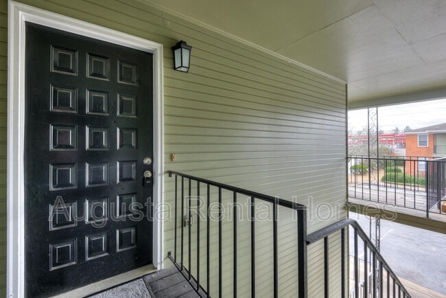 Photo - 2573 1/2 Tobacco Road - B