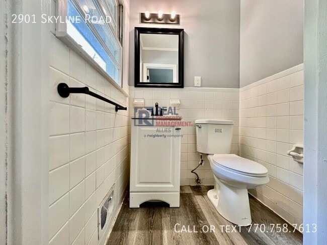 Photo - 2901 Skyline Rd