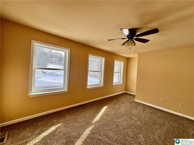 Photo - 10 Railroad Ave