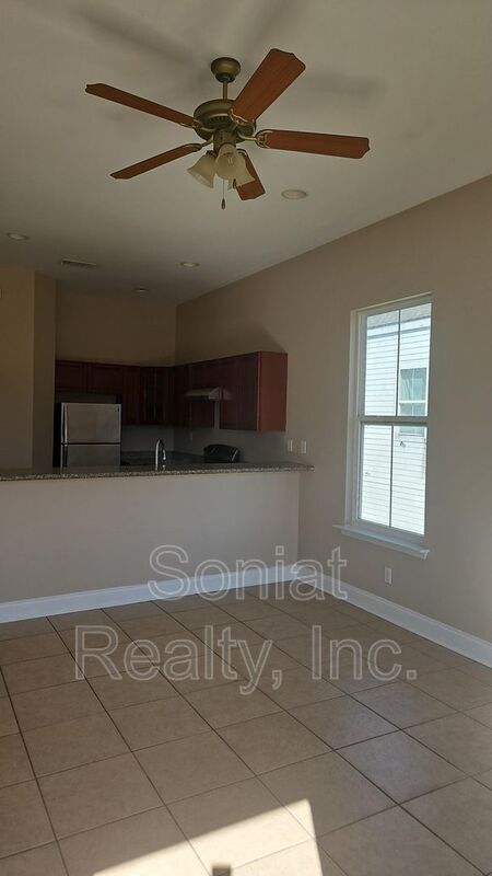 Photo - 5924 Marigny St