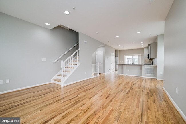 Photo - 252 Hemingway Dr