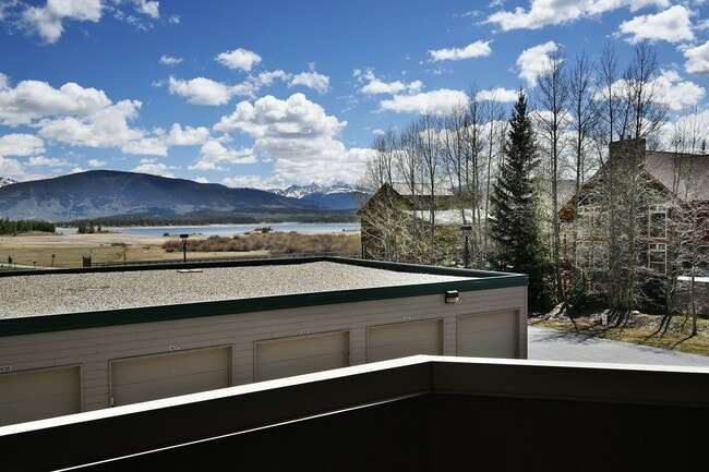 Building Photo - Long Term Rental- Towers at Lakepoint #208 Unit 208