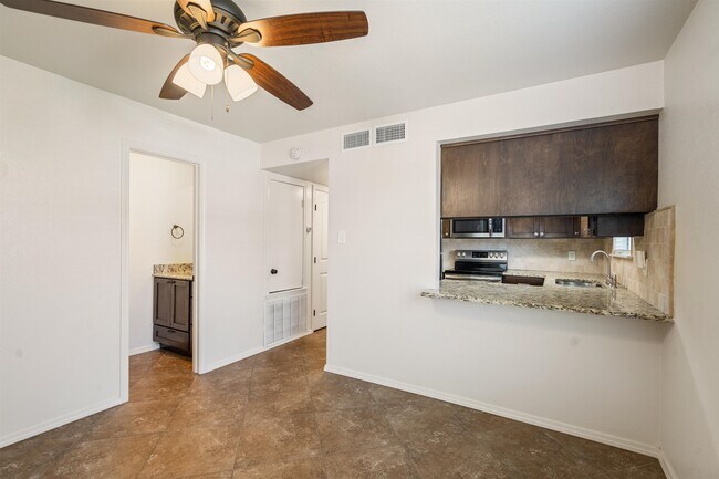 Photo - 111 Rhonda Dr